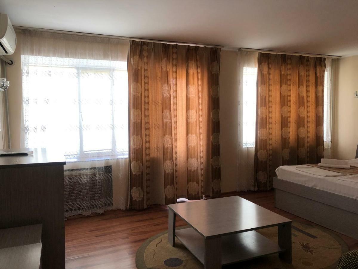 Tourist Hotel Shymkent Exterior foto